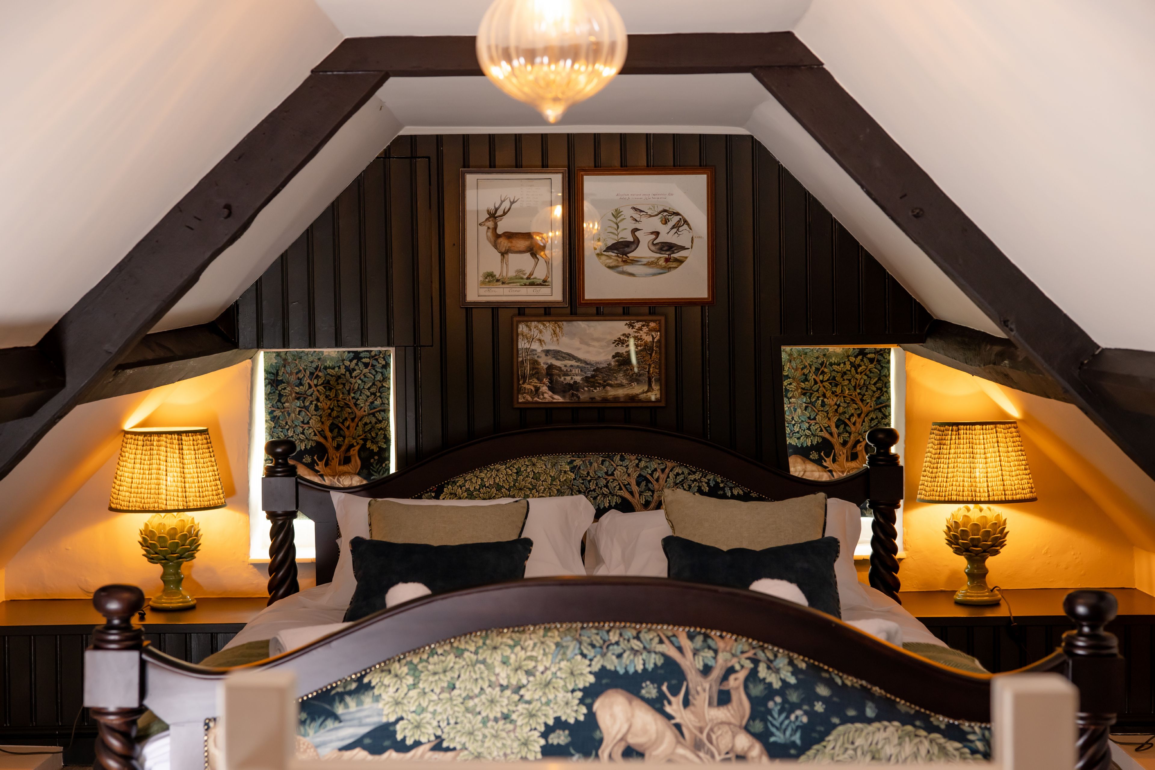 Stay at Longleat Safari Park: Luxury Holiday Cottages with Rural Retreats